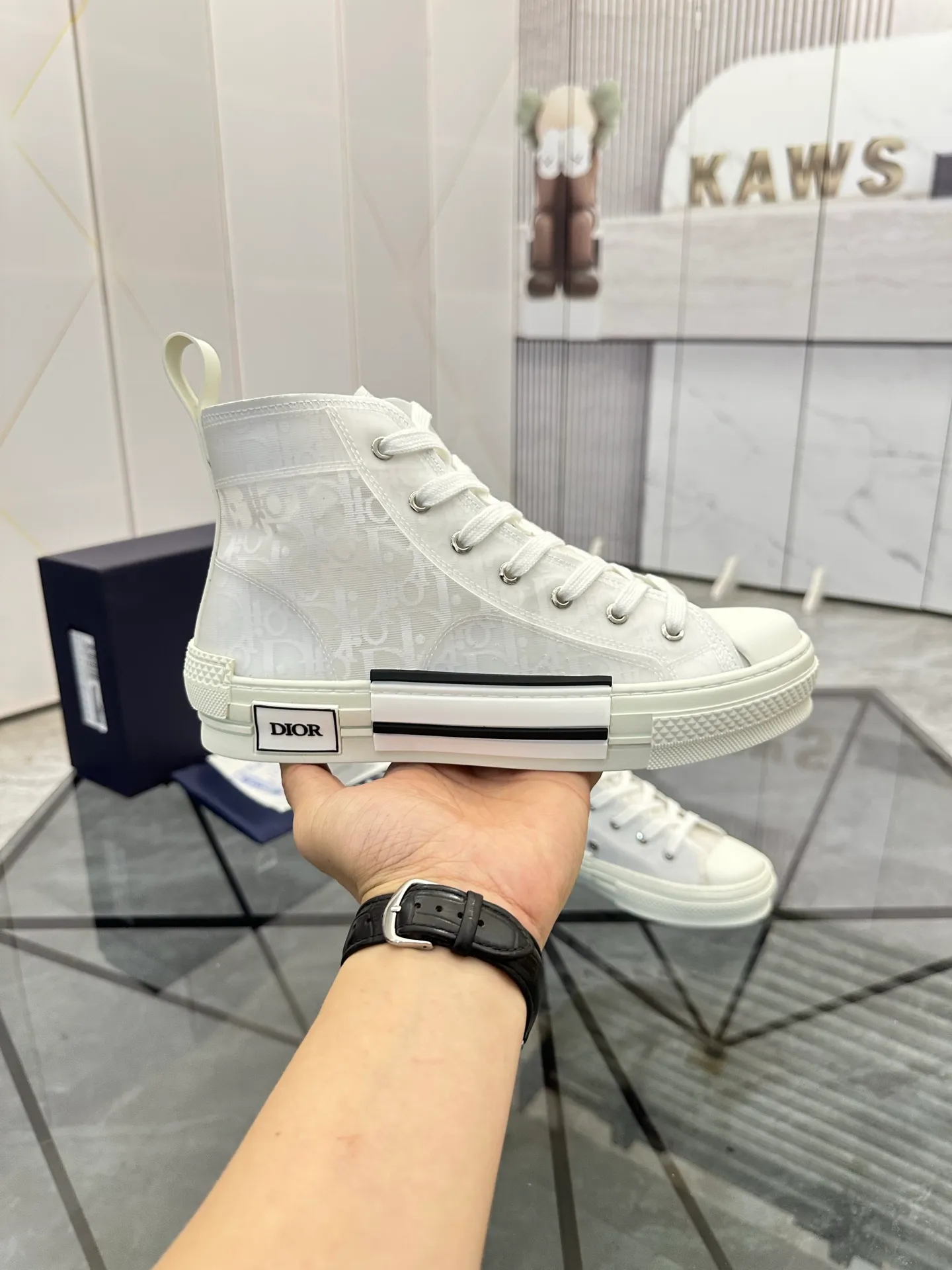 Selling men's shoes 💰: 💰P440¥ Product trademark: Dio* "Dior*" high-top casual shoes Regular size: 36-45 (can be customized to 46) Couple style B23 Product materials: Upper imported original fabric, breathable lining, original outsole. No.: 007